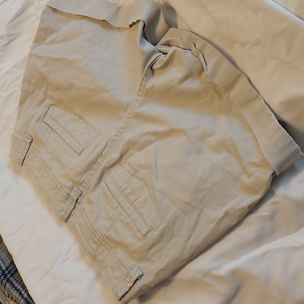 Shorts - Picture 2 of 3